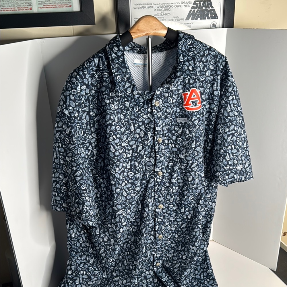 Columbia Auburn Tigers Super Slack Tide
Button Up Hawaiin Shirt Sz. XXL PFG SS